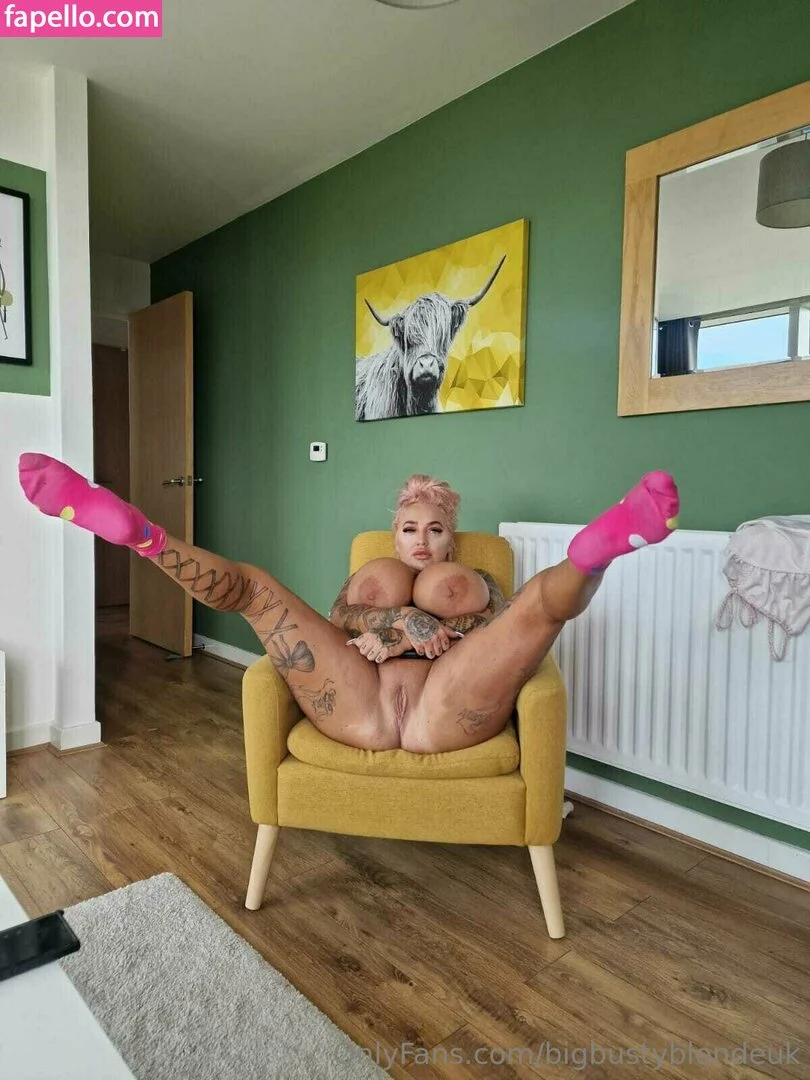 bigbustyblondeuk Onlyfans Photo Gallery 