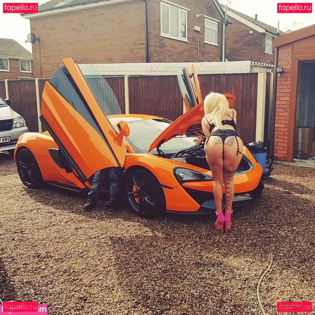 bigbustyblondeuk Onlyfans Photo Gallery 