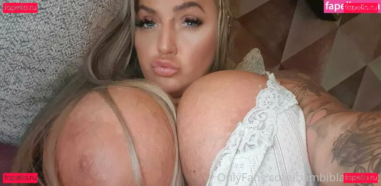 bigbustyblondeuk Onlyfans Photo Gallery 