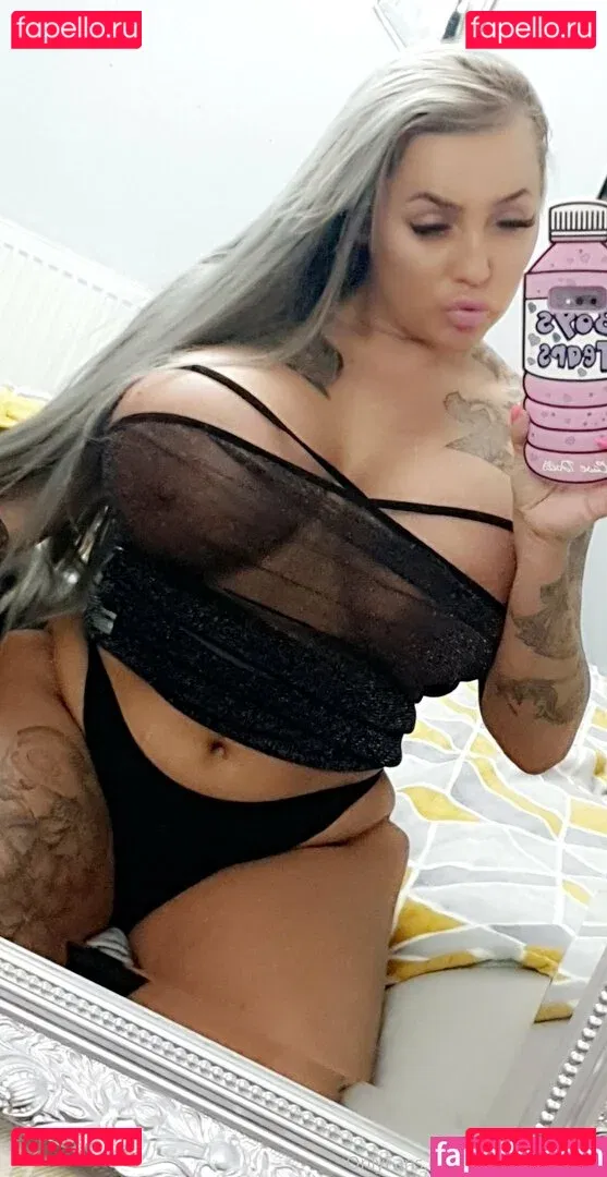 bigbustyblondeuk Onlyfans Photo Gallery 