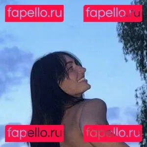 Holly Lauren 2.0 Onlyfans Photo Gallery 