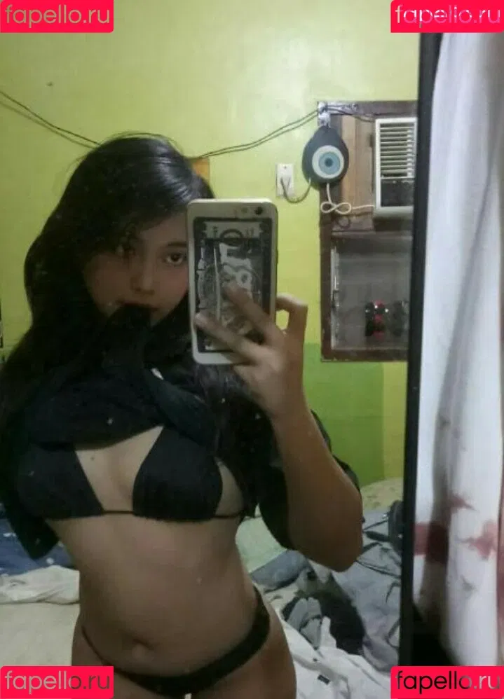 RinkuChin Onlyfans Photo Gallery 
