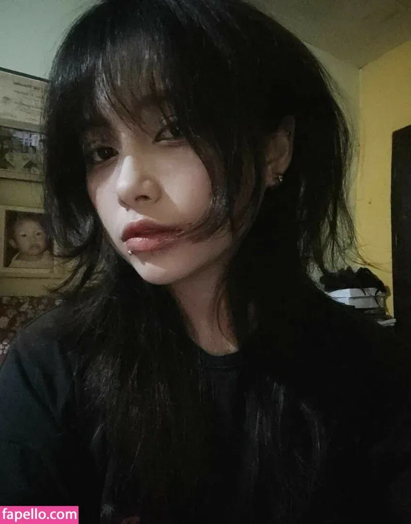 RinkuChin Onlyfans Photo Gallery 