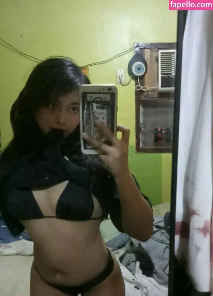 RinkuChin Onlyfans Photo Gallery 