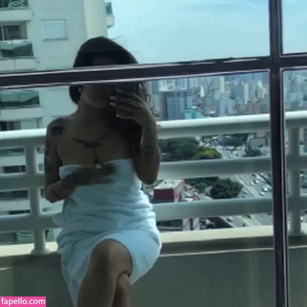 aks4vage Onlyfans Photo Gallery 