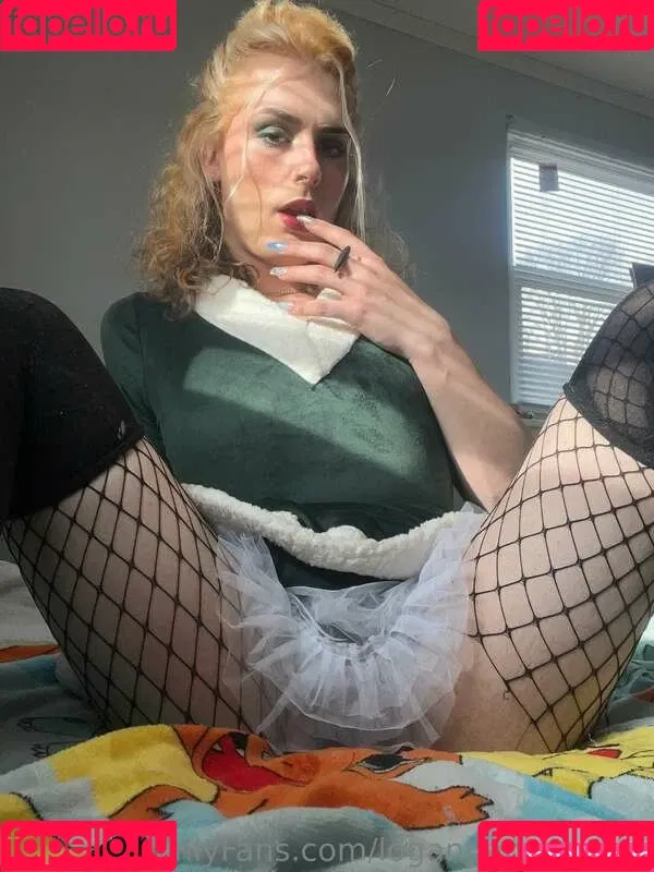 Logan Cakes Onlyfans Photo Gallery 