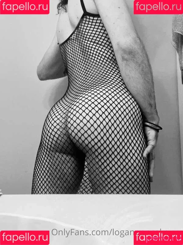 Logan Cakes Onlyfans Photo Gallery 