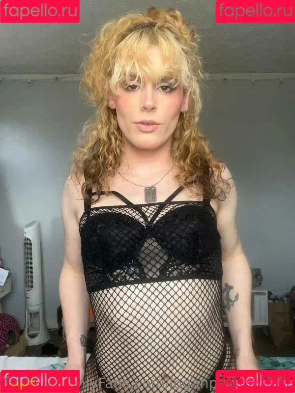 Logan Cakes Onlyfans Photo Gallery 