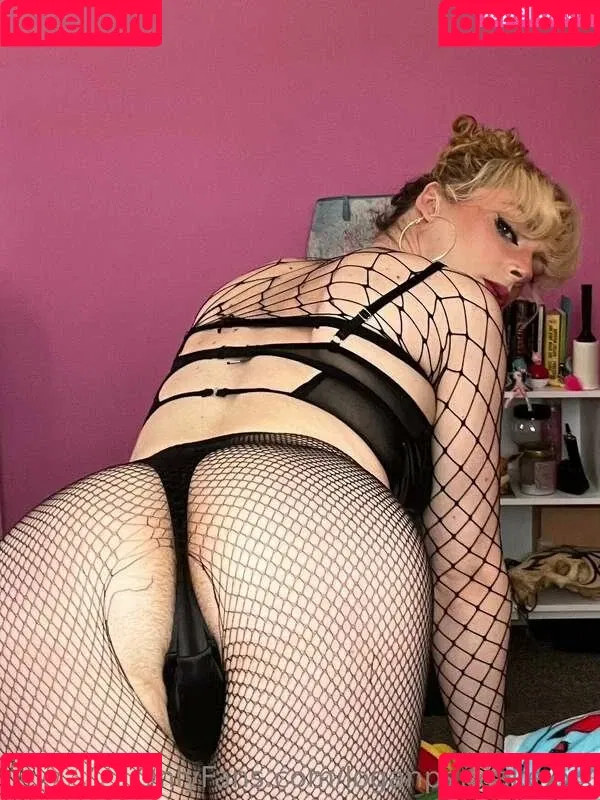 Logan Cakes Onlyfans Photo Gallery 