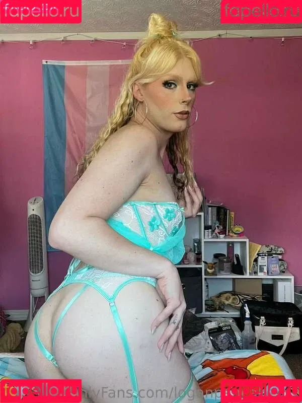 Logan Cakes Onlyfans Photo Gallery 