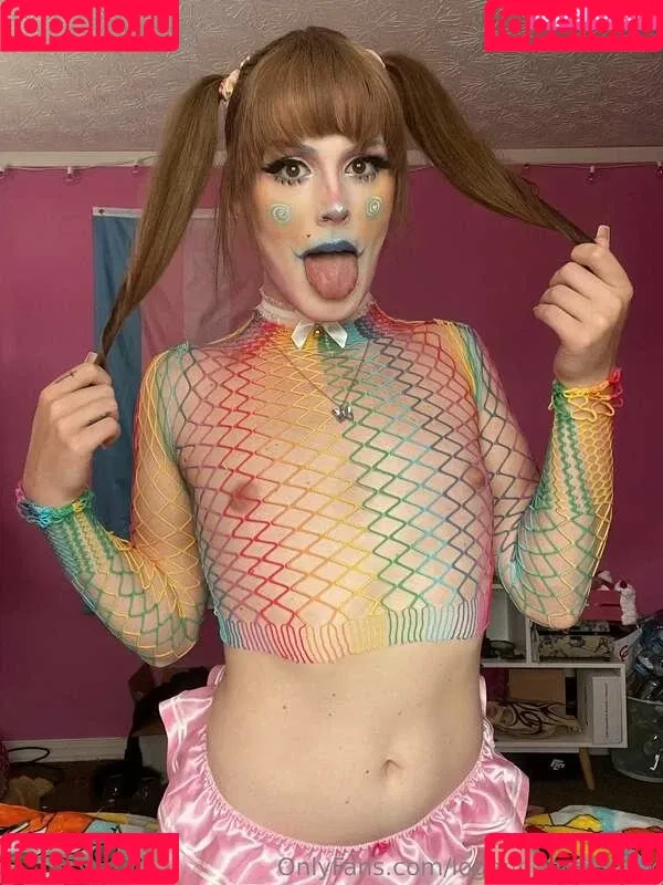 Logan Cakes Onlyfans Photo Gallery 