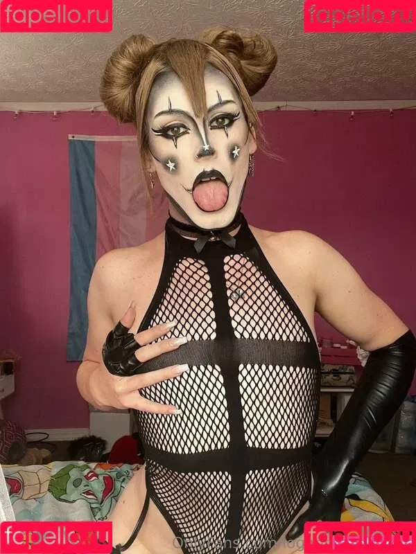 Logan Cakes Onlyfans Photo Gallery 