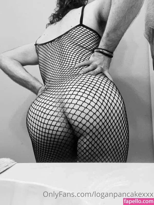 Logan Cakes Onlyfans Photo Gallery 