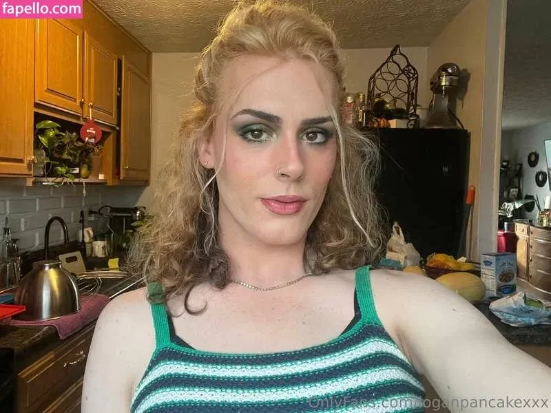 Logan Cakes Onlyfans Photo Gallery 