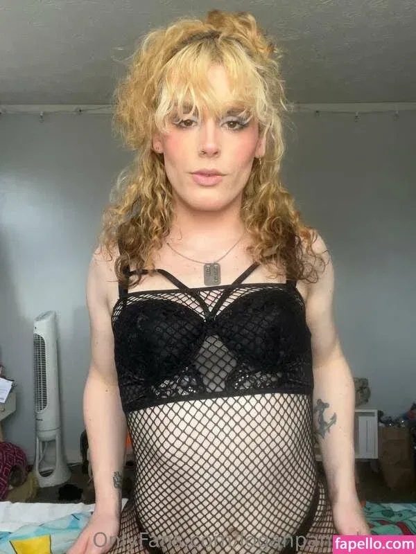 Logan Cakes Onlyfans Photo Gallery 