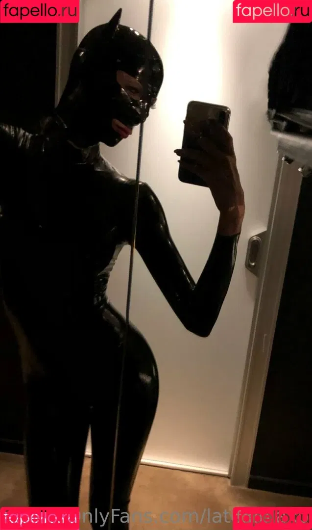 latexlolaxo Onlyfans Photo Gallery 