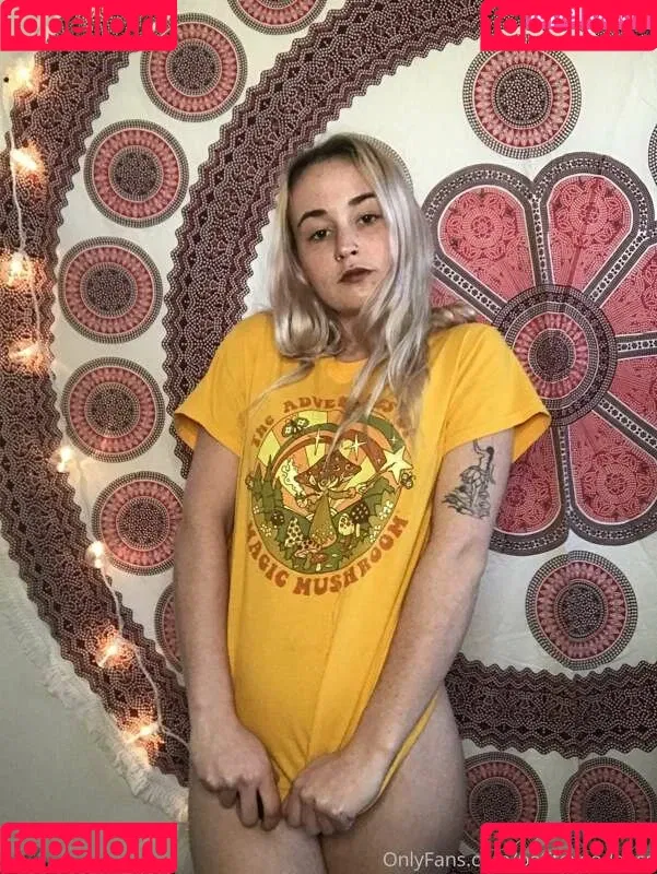LolaxPeach Onlyfans Photo Gallery 