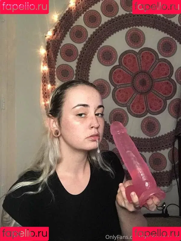 LolaxPeach Onlyfans Photo Gallery 