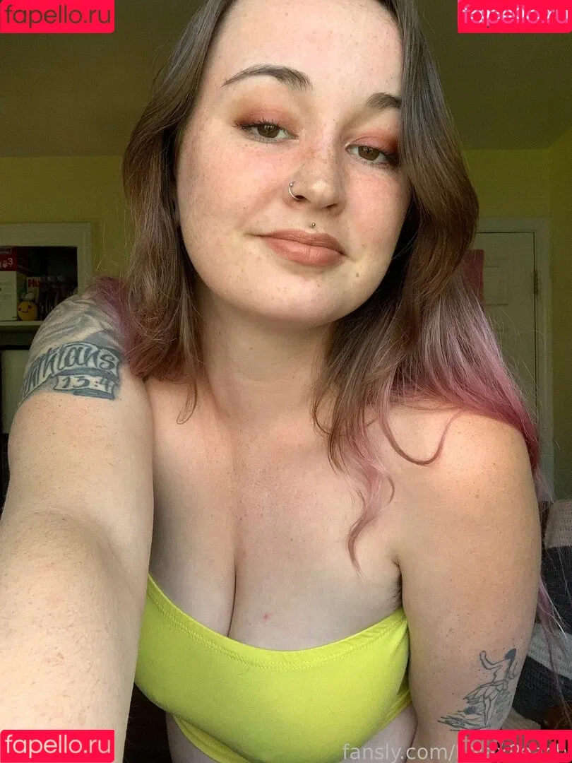 LolaxPeach Onlyfans Photo Gallery 
