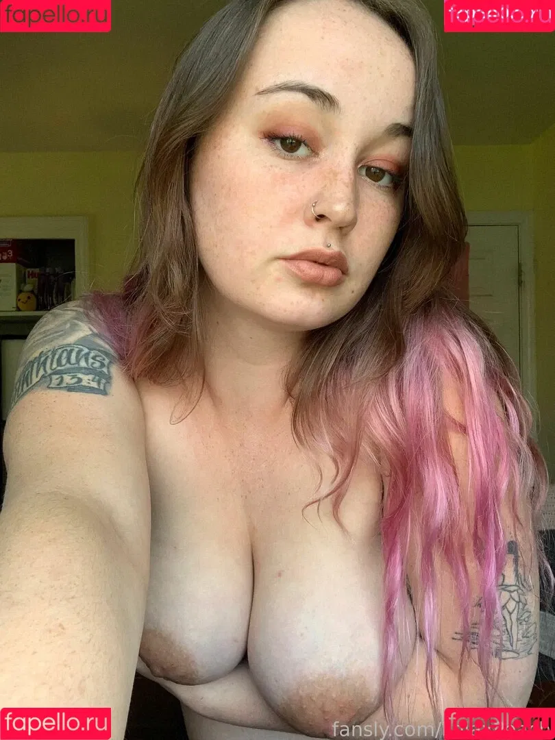 LolaxPeach Onlyfans Photo Gallery 