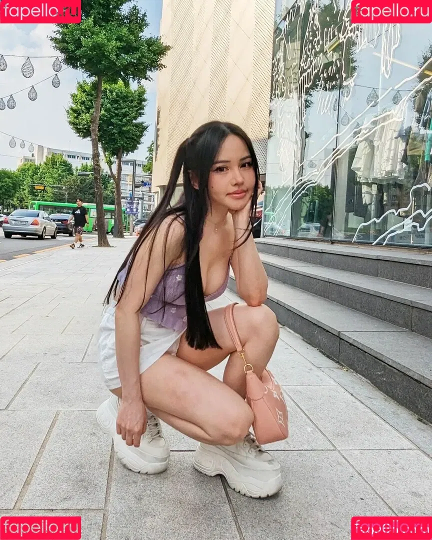 Chloe Ting Onlyfans Photo Gallery 