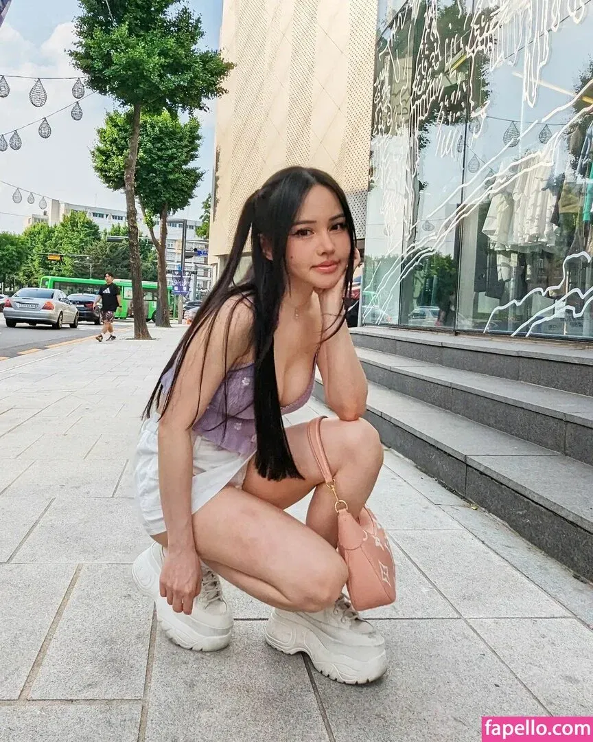 Chloe Ting Onlyfans Photo Gallery 