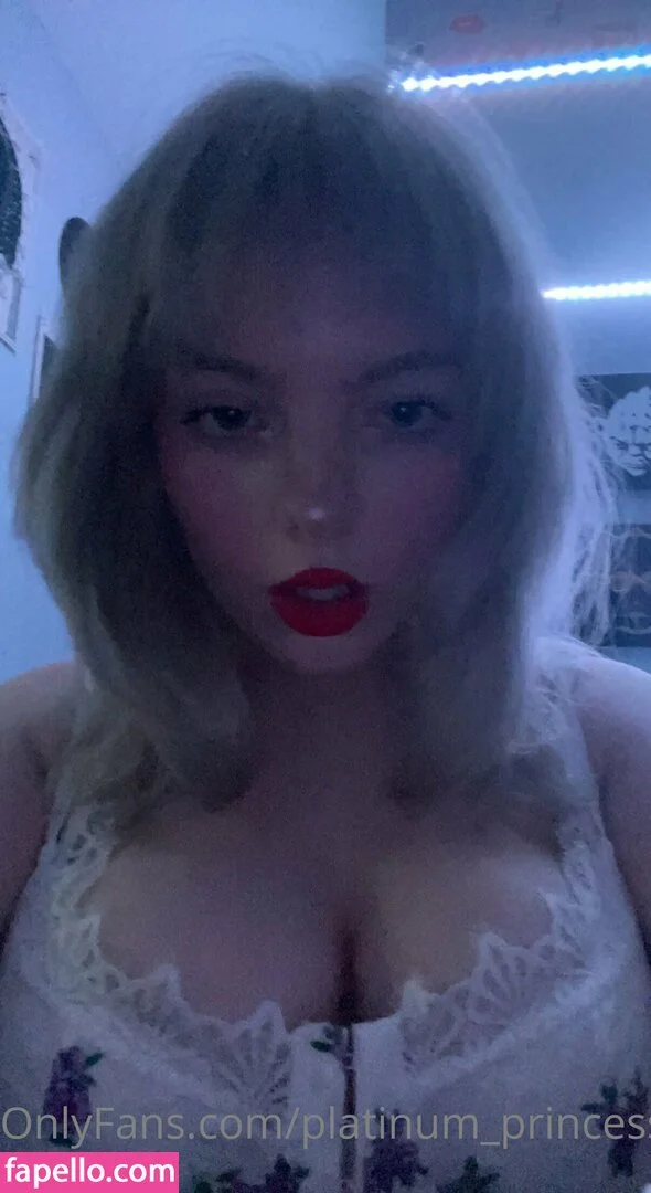 Trap.house.mom Onlyfans Photo Gallery 