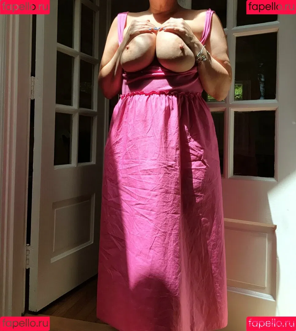Susan 36DDD VIP Onlyfans Photo Gallery 