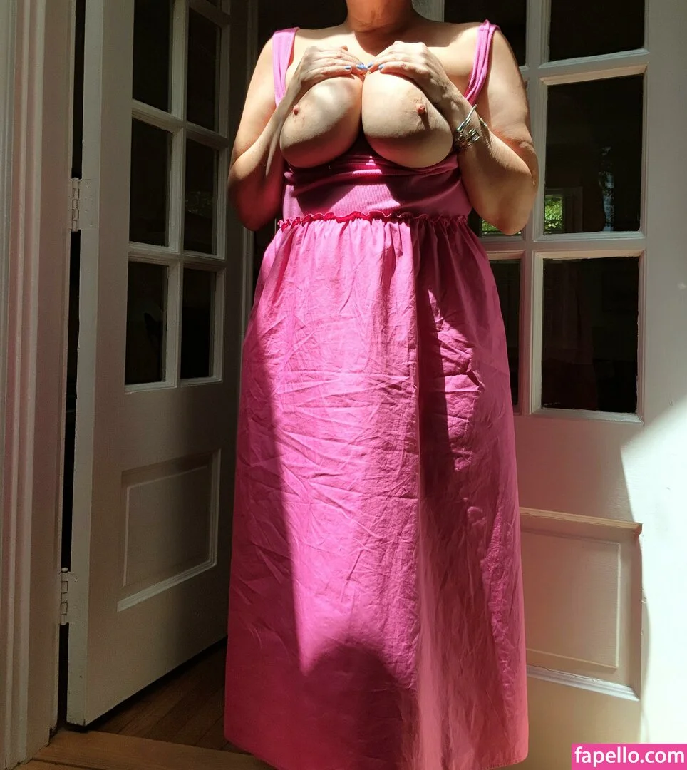 Susan 36DDD VIP Onlyfans Photo Gallery 