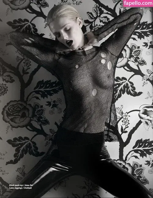 Lydia Hearst Onlyfans Photo Gallery 