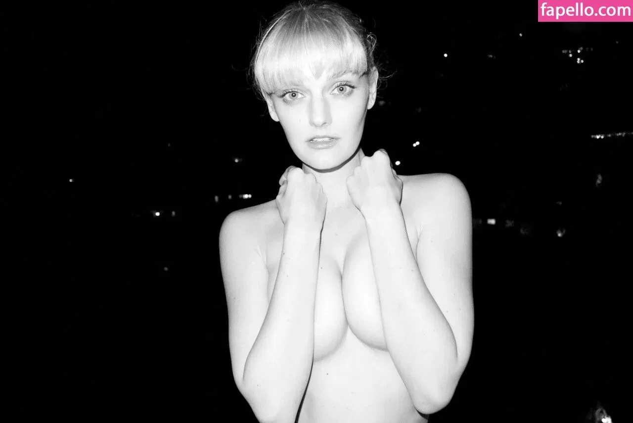 Lydia Hearst Onlyfans Photo Gallery 