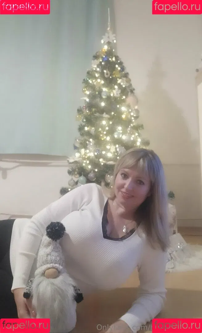 bustyelenfree Onlyfans Photo Gallery 