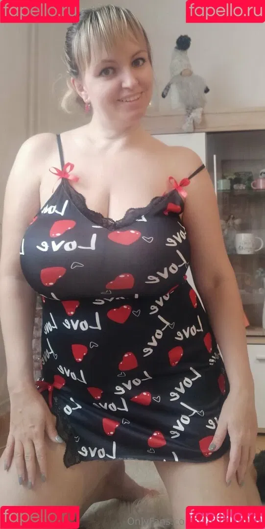 bustyelenfree Onlyfans Photo Gallery 