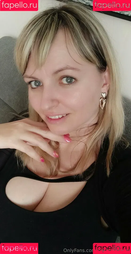 bustyelenfree Onlyfans Photo Gallery 