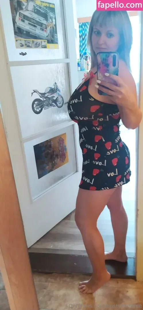 bustyelenfree Onlyfans Photo Gallery 