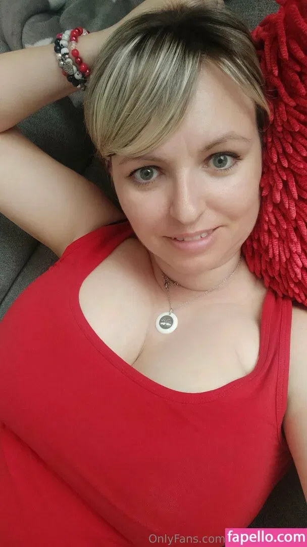 bustyelenfree Onlyfans Photo Gallery 