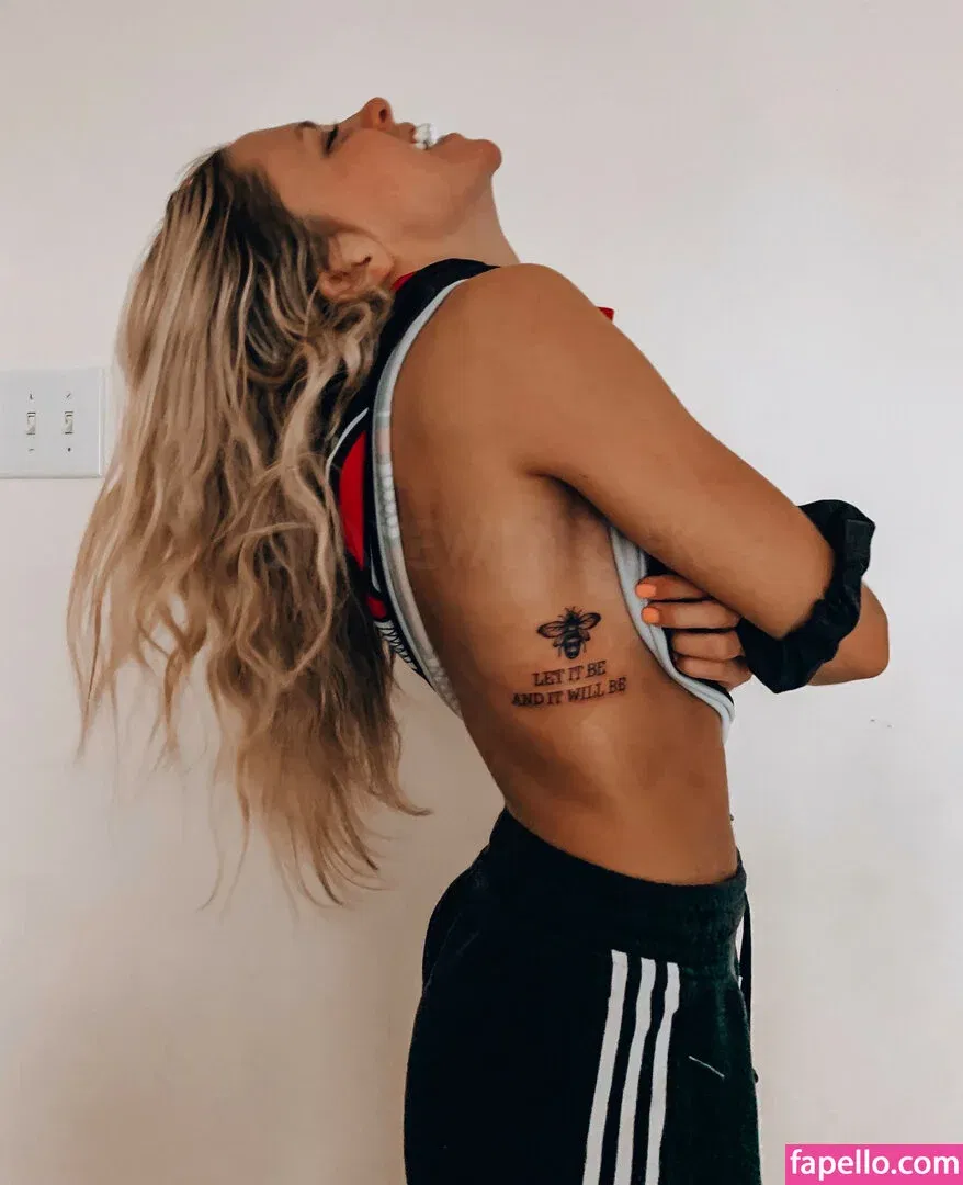 Allie Ross Onlyfans Photo Gallery 