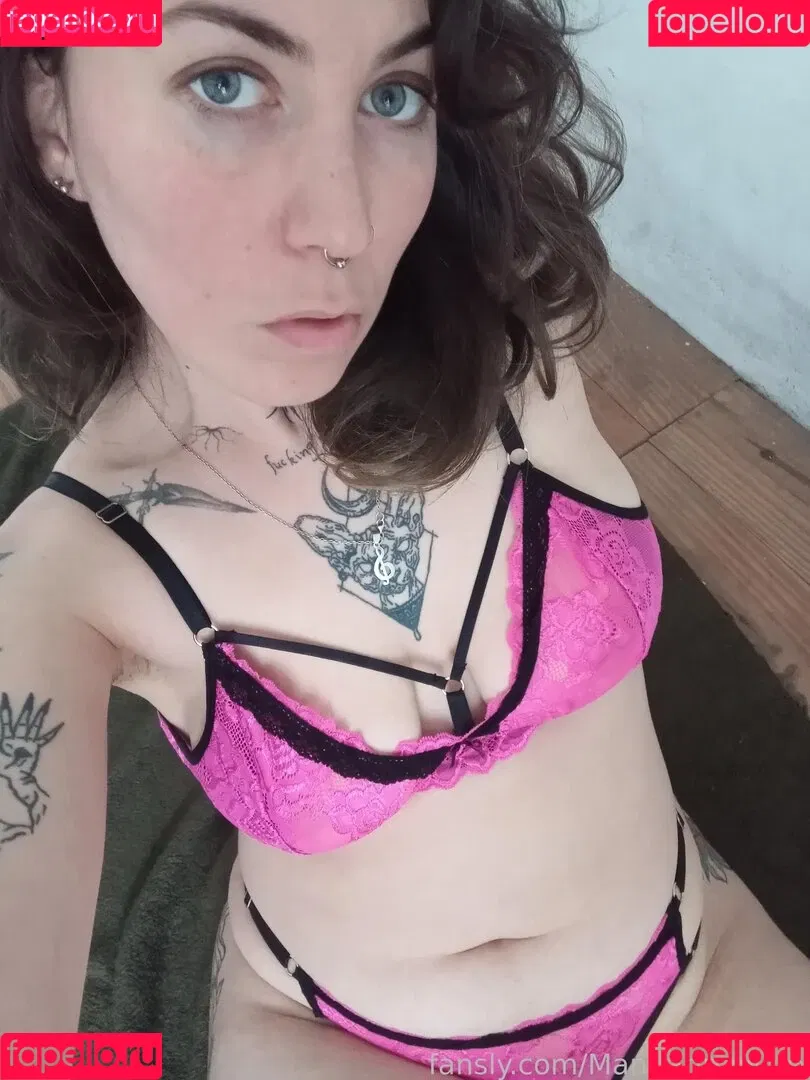 MandarinaWine Onlyfans Photo Gallery 