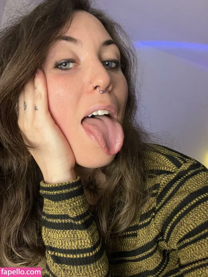 MandarinaWine Onlyfans Photo Gallery 