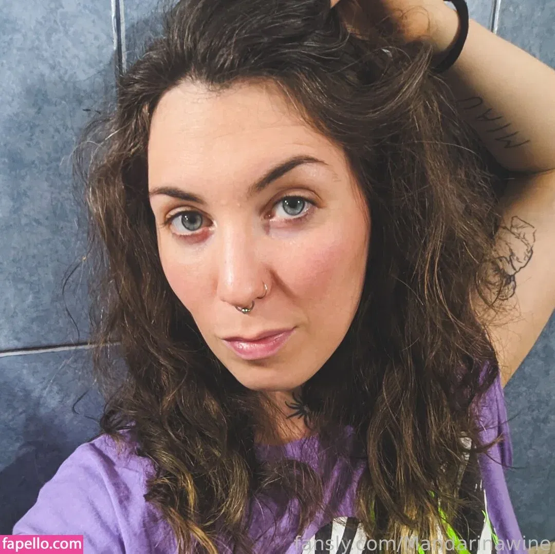 MandarinaWine Onlyfans Photo Gallery 