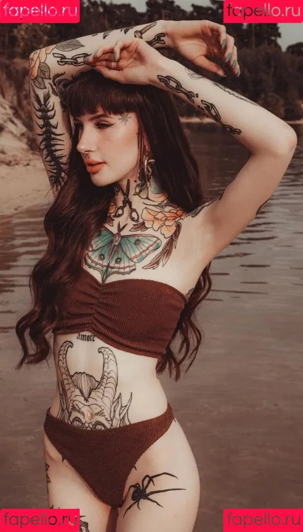 Alina Benson/Alinabnsn Onlyfans Photo Gallery 
