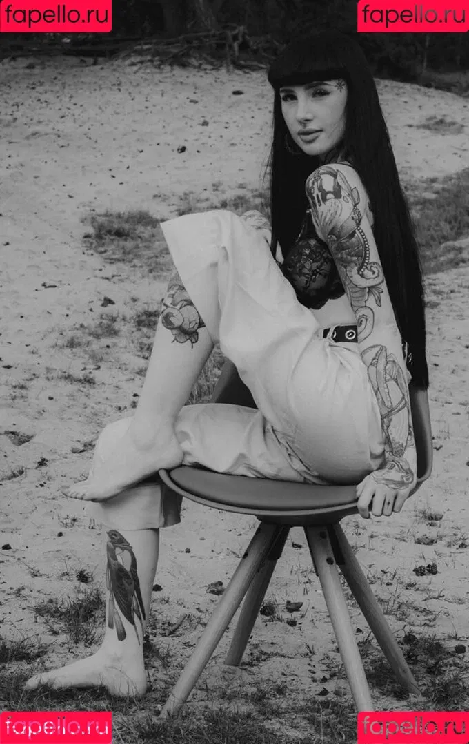 Alina Benson/Alinabnsn Onlyfans Photo Gallery 