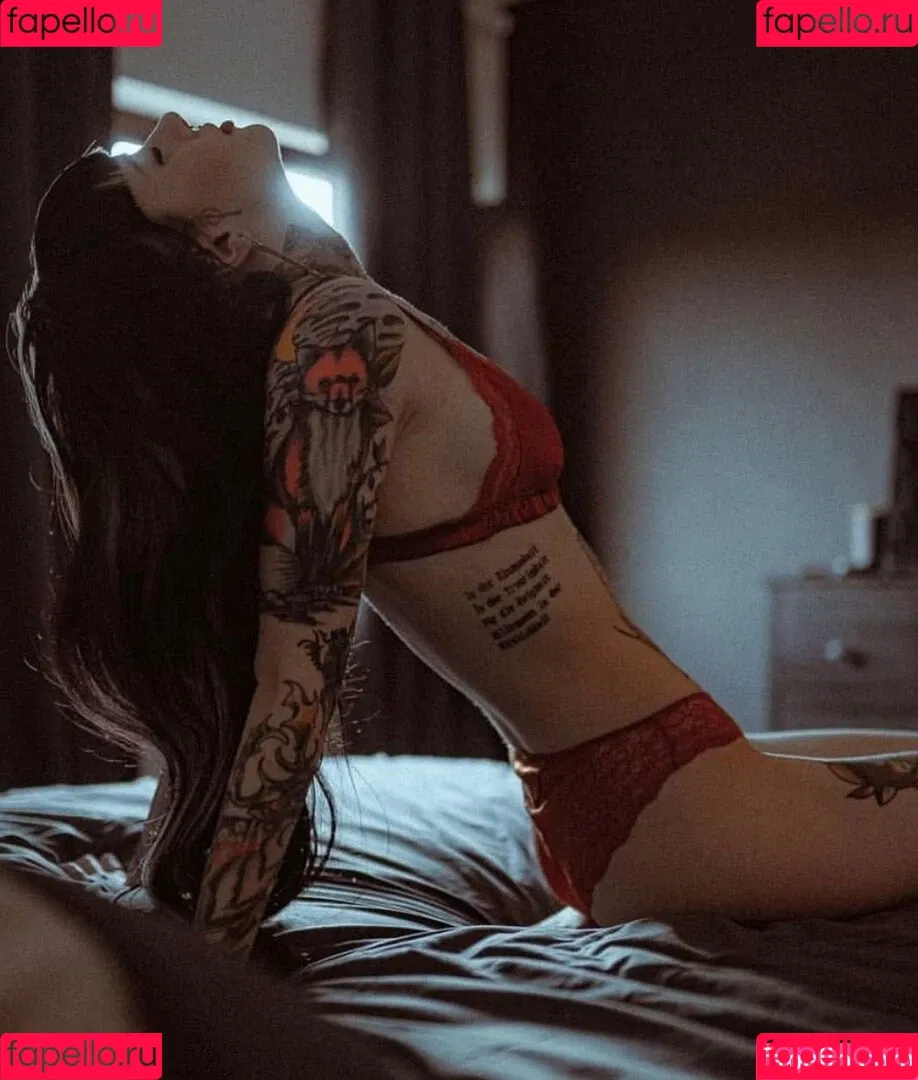 Alina Benson/Alinabnsn Onlyfans Photo Gallery 