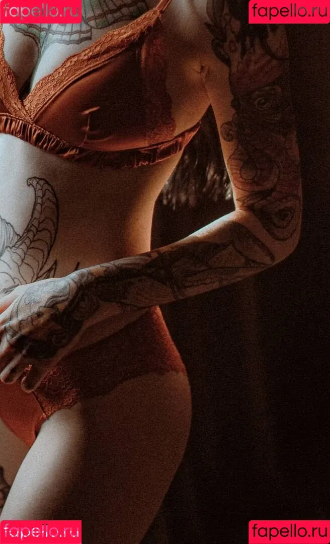 Alina Benson/Alinabnsn Onlyfans Photo Gallery 