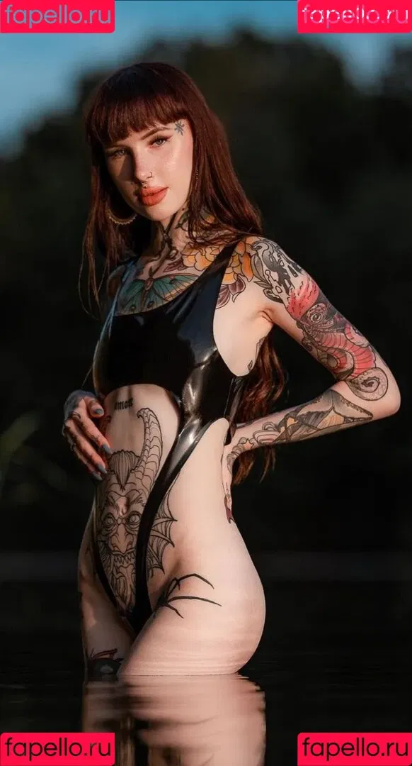Alina Benson/Alinabnsn Onlyfans Photo Gallery 