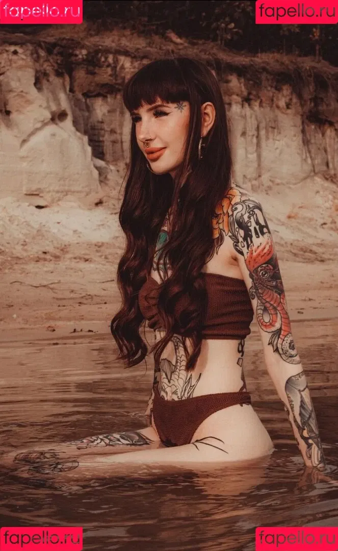 Alina Benson/Alinabnsn Onlyfans Photo Gallery 
