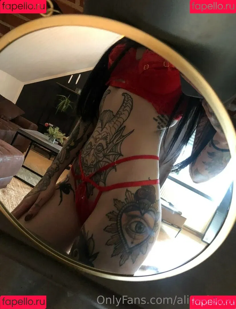 Alina Benson/Alinabnsn Onlyfans Photo Gallery 