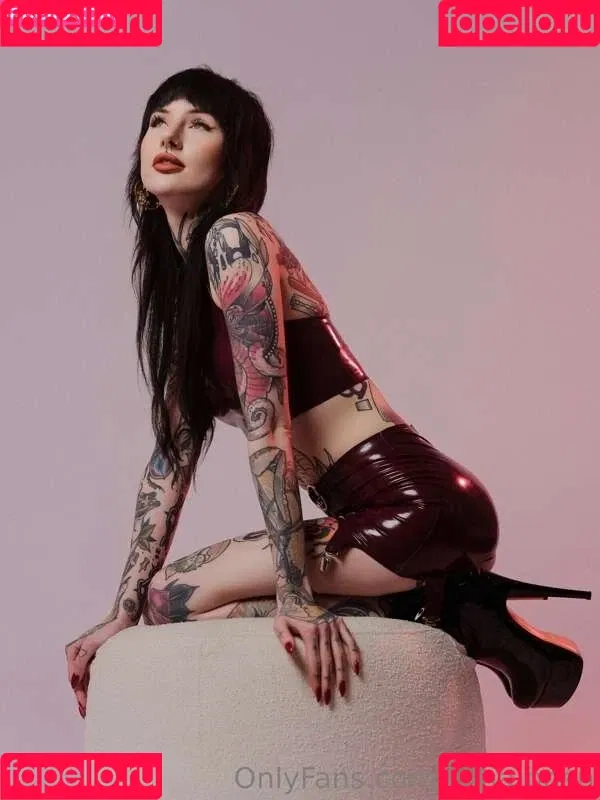 Alina Benson/Alinabnsn Onlyfans Photo Gallery 