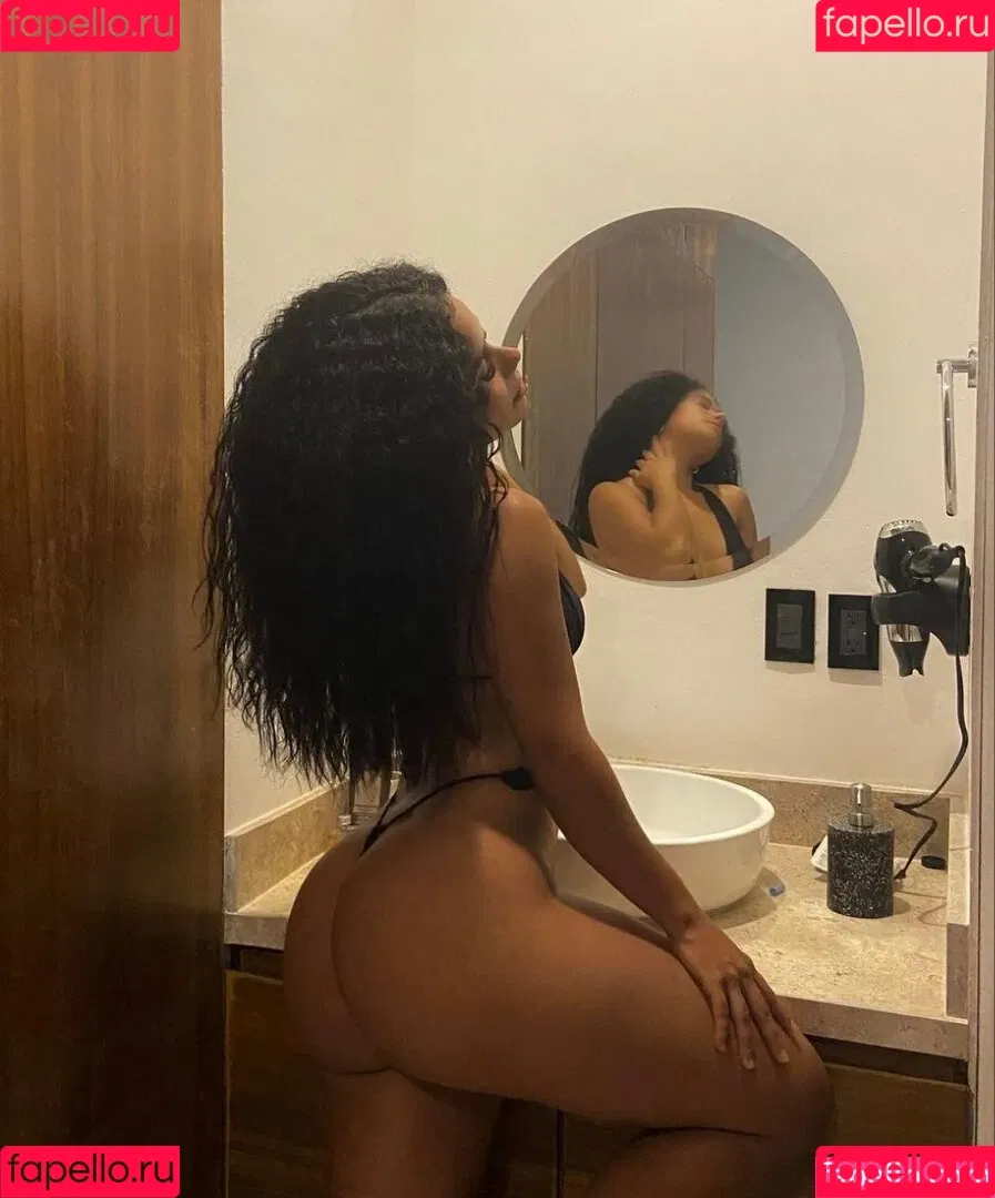 Carolina Herrera Onlyfans Photo Gallery 