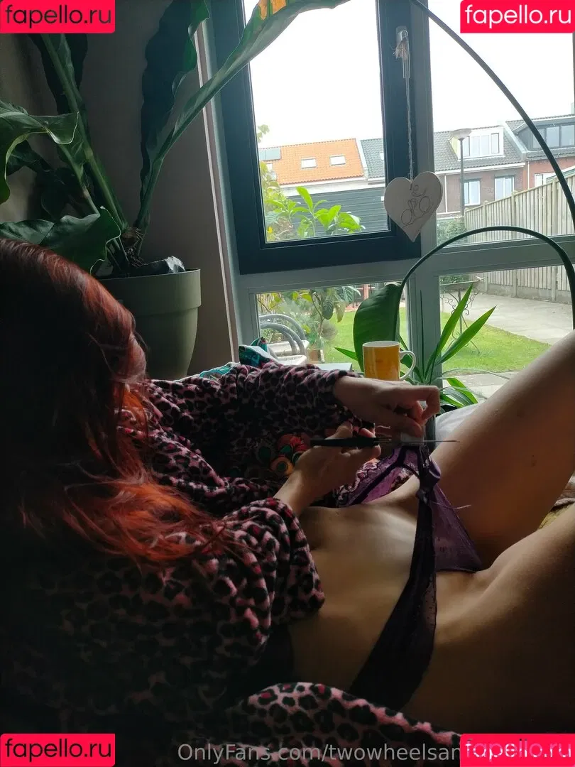 TwoWheelsAndAPonytail Onlyfans Photo Gallery 